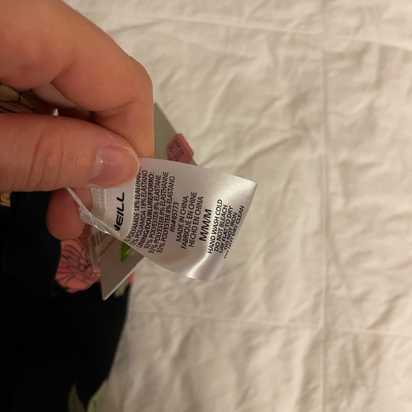 NWT O’Neill Bikini Bottoms M - Picture 3 of 3